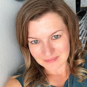 Meet your Posher, Caitlin